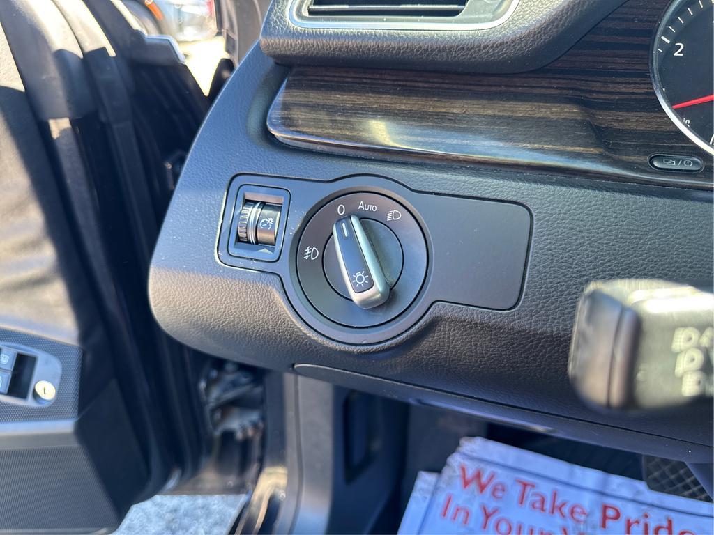 2014 Volkswagen CC - $10,176