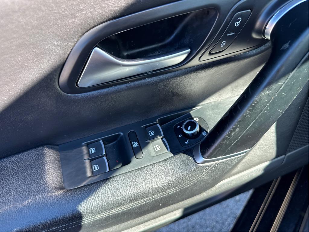 2014 Volkswagen CC - $10,176