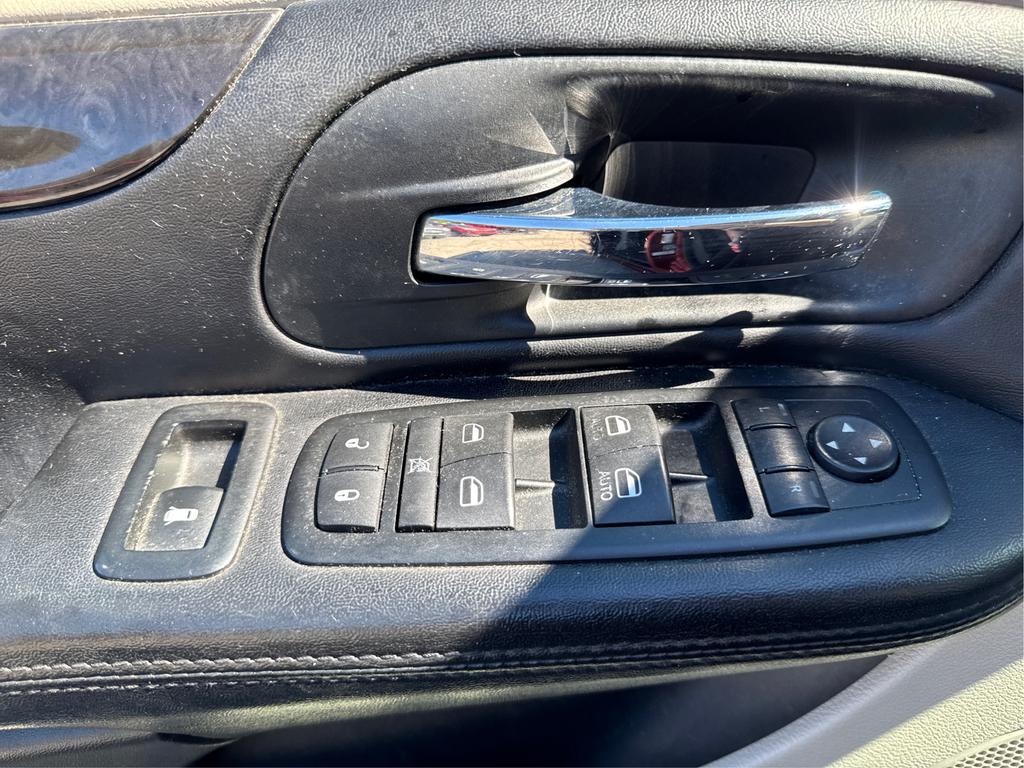2014 Dodge Grand Caravan - $7,294