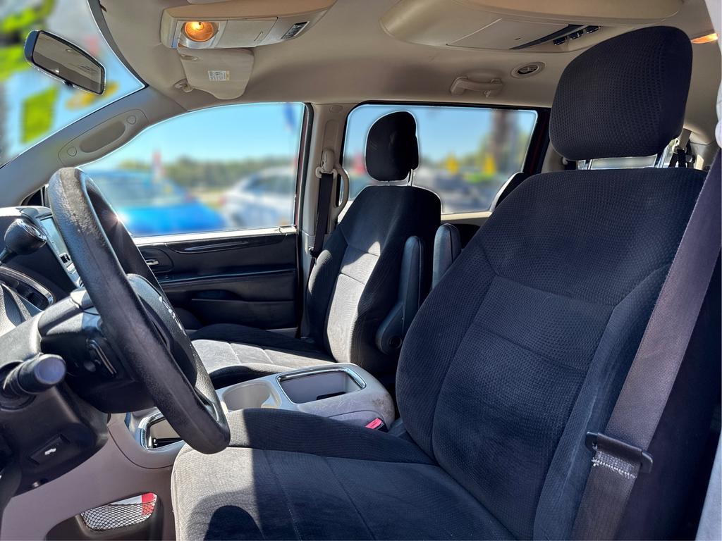 2014 Dodge Grand Caravan - $7,294