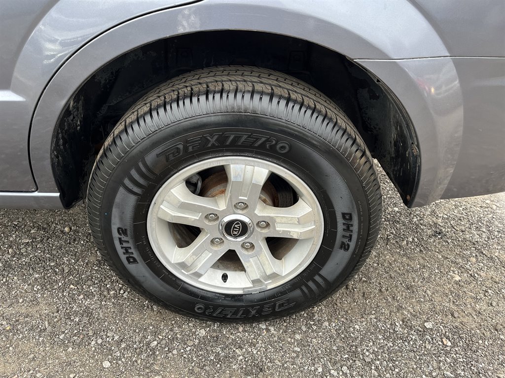 2005 Kia Sorento LX photo
