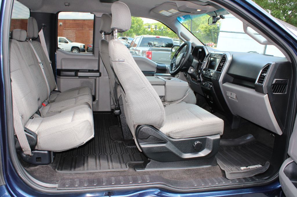 2016 Ford F150 XLT photo