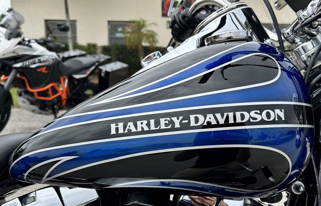 2014 Harley-Davidson FLSTC HERITAGE SFT  photo