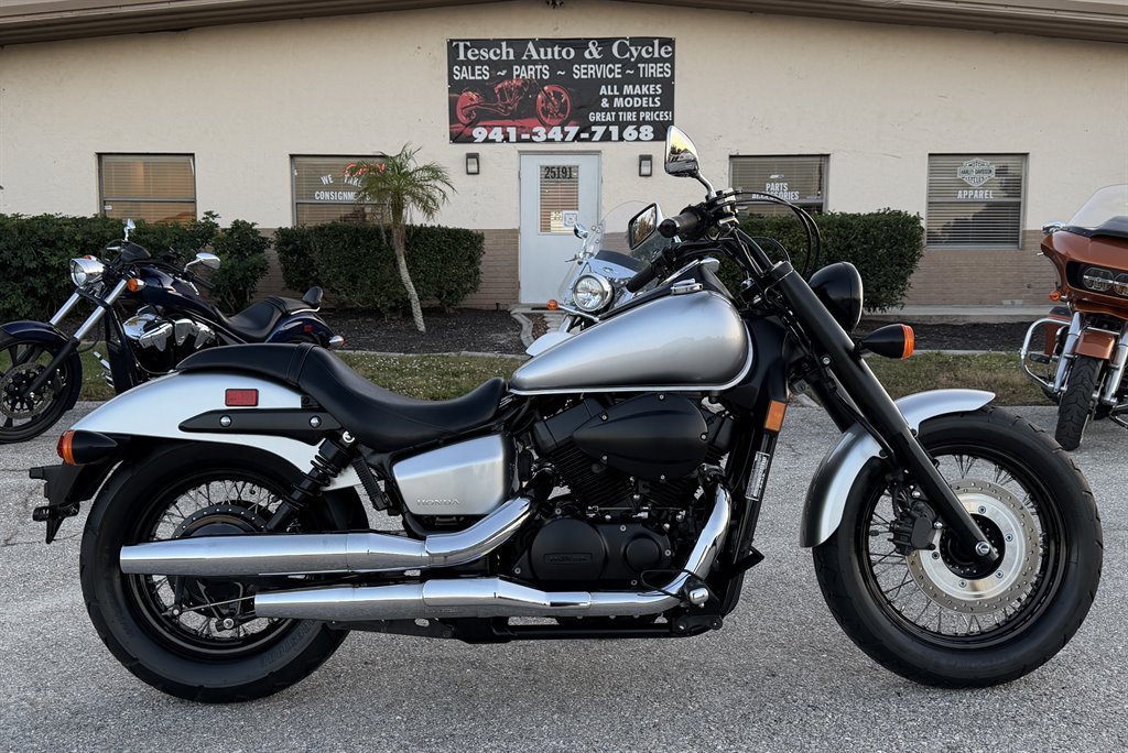 2016 Honda Vt750 (shadow Phantom 750) - $4,495