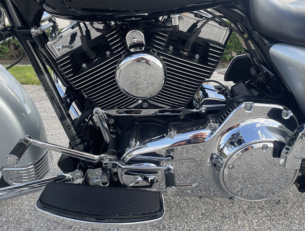 2015 Harley-davidson Road King - $11,495