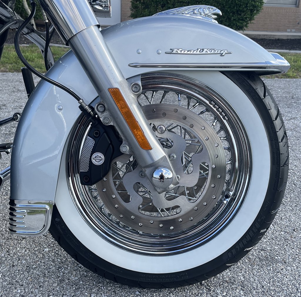 2015 Harley-davidson Road King - $11,495