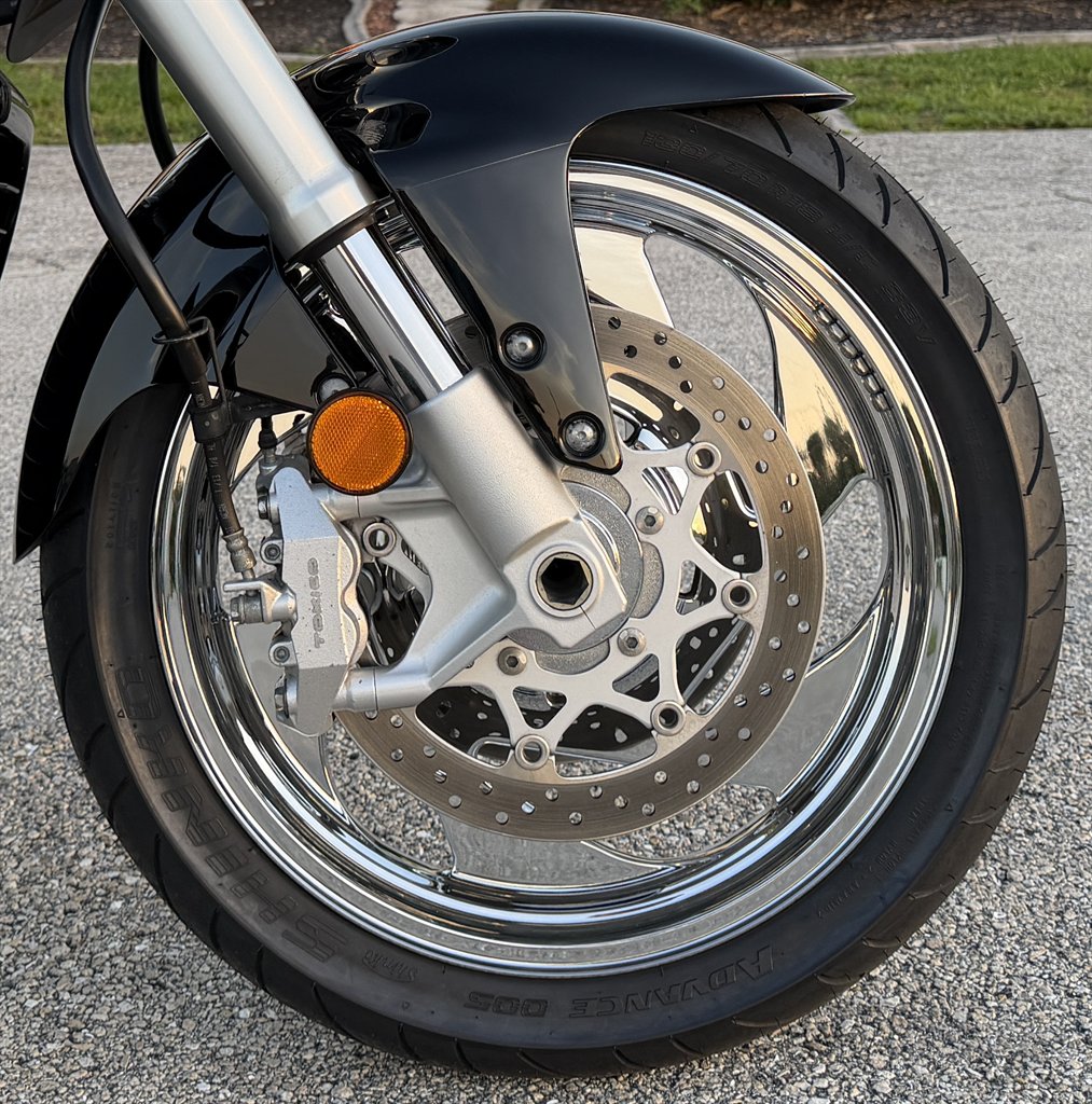 2013 Suzuki Boulevard M109 - $6,995