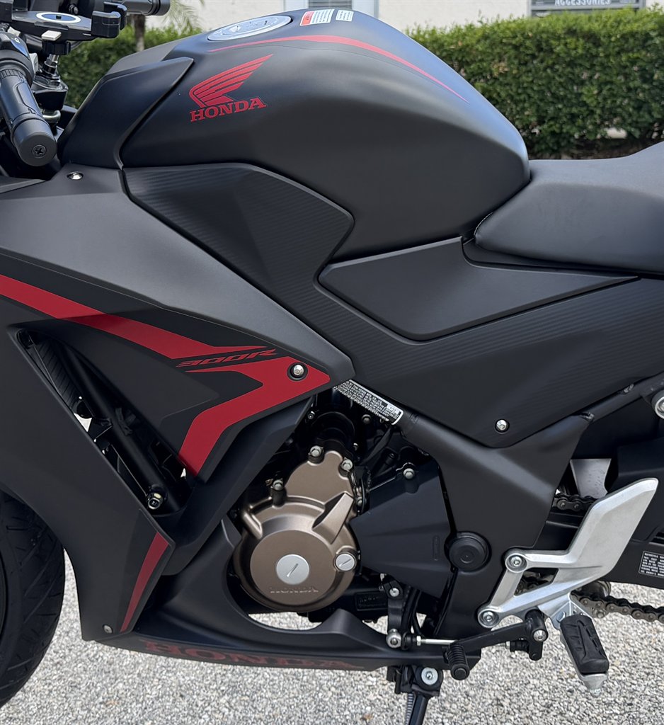 2022 Honda Cbr300r - $4,995