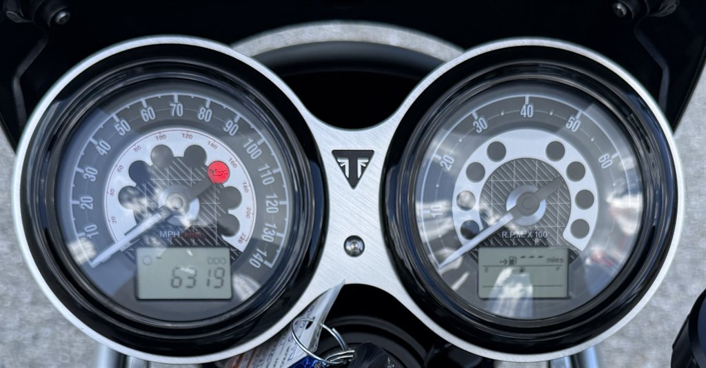 2021 Triumph Speed Twin - $7,995