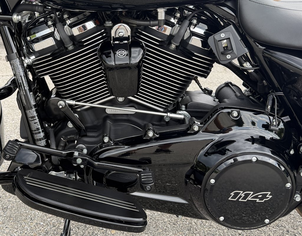 2021 Harley-davidson Street Glide Special - $18,995