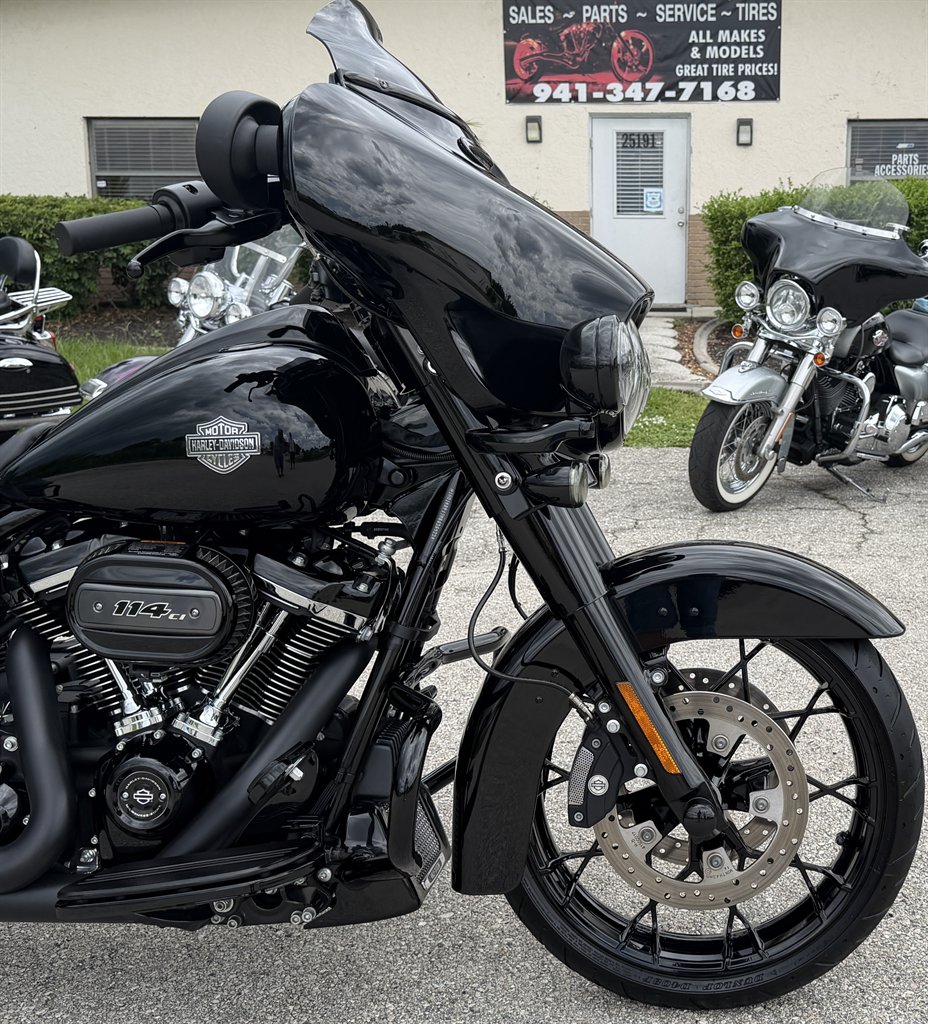 2021 Harley-davidson Street Glide Special - $18,995