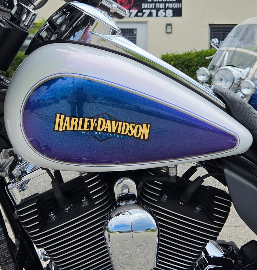 2010 Harley-davidson Street Glide - $10,995
