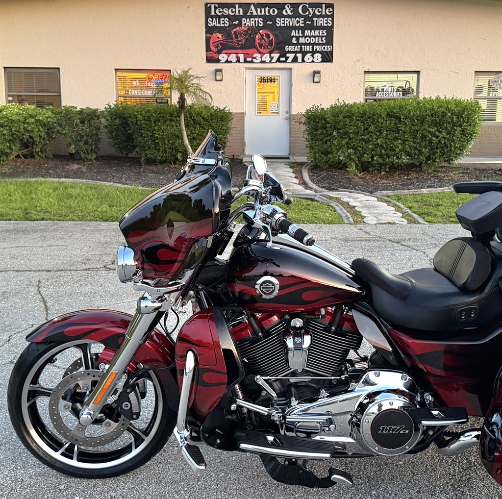 2022 Harley-davidson Cvo Tri Glide - $39,995