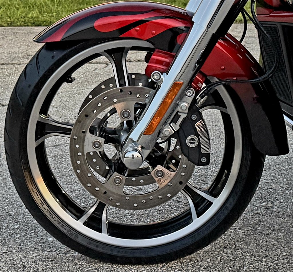 2022 Harley-davidson Cvo Tri Glide - $39,995