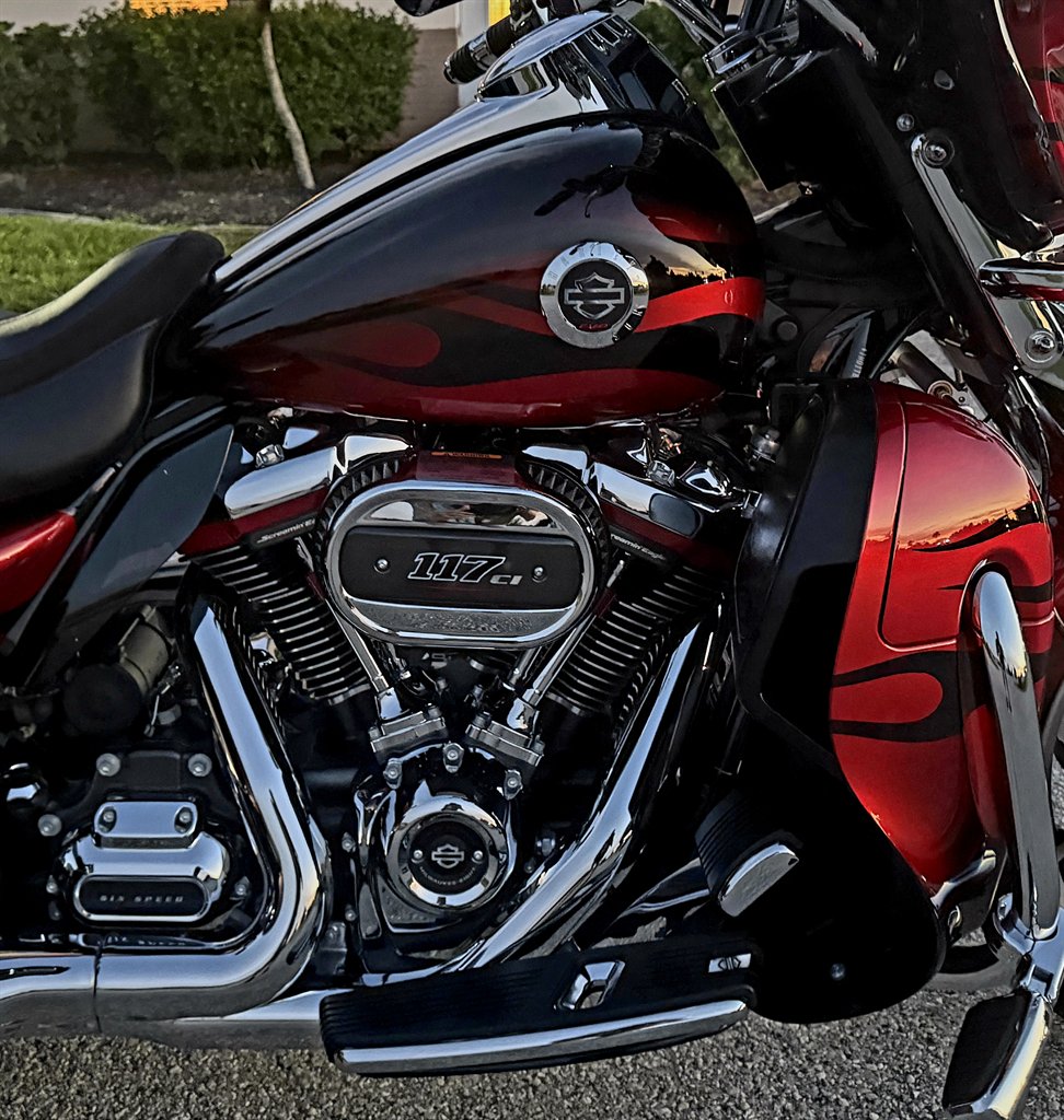 2022 Harley-davidson Cvo Tri Glide - $39,995