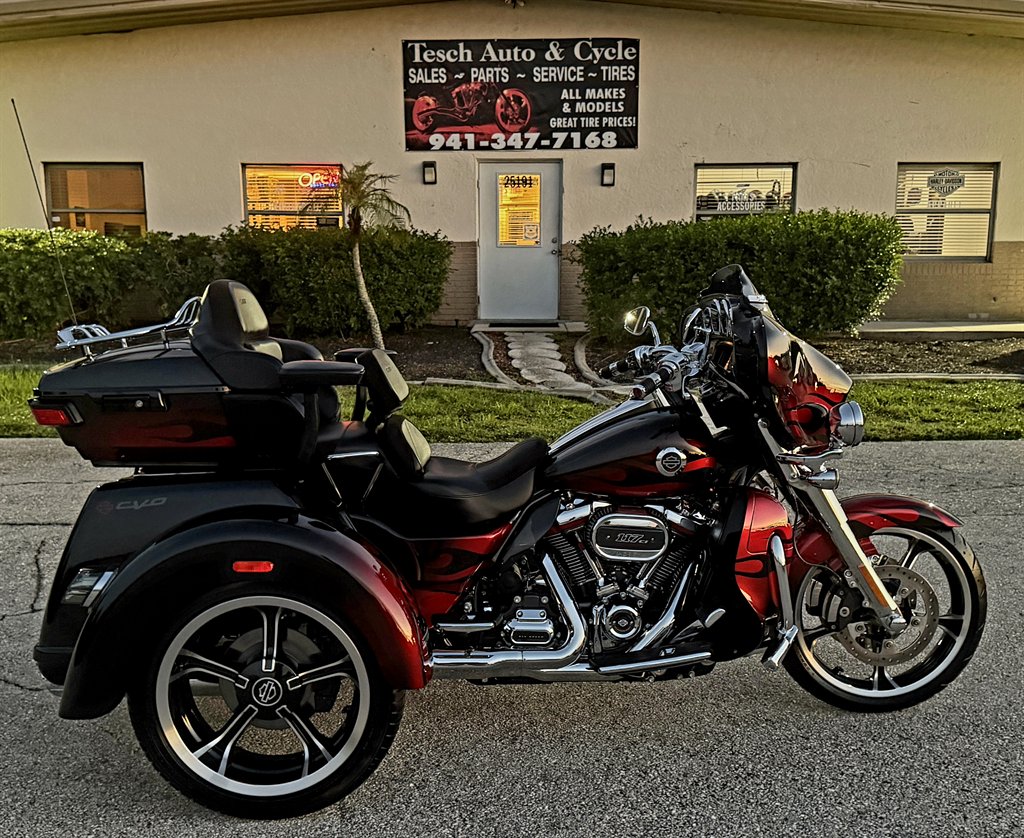 2022 Harley-davidson Cvo Tri Glide - $39,995