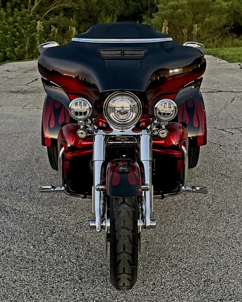 2022 Harley-davidson Cvo Tri Glide - $39,995