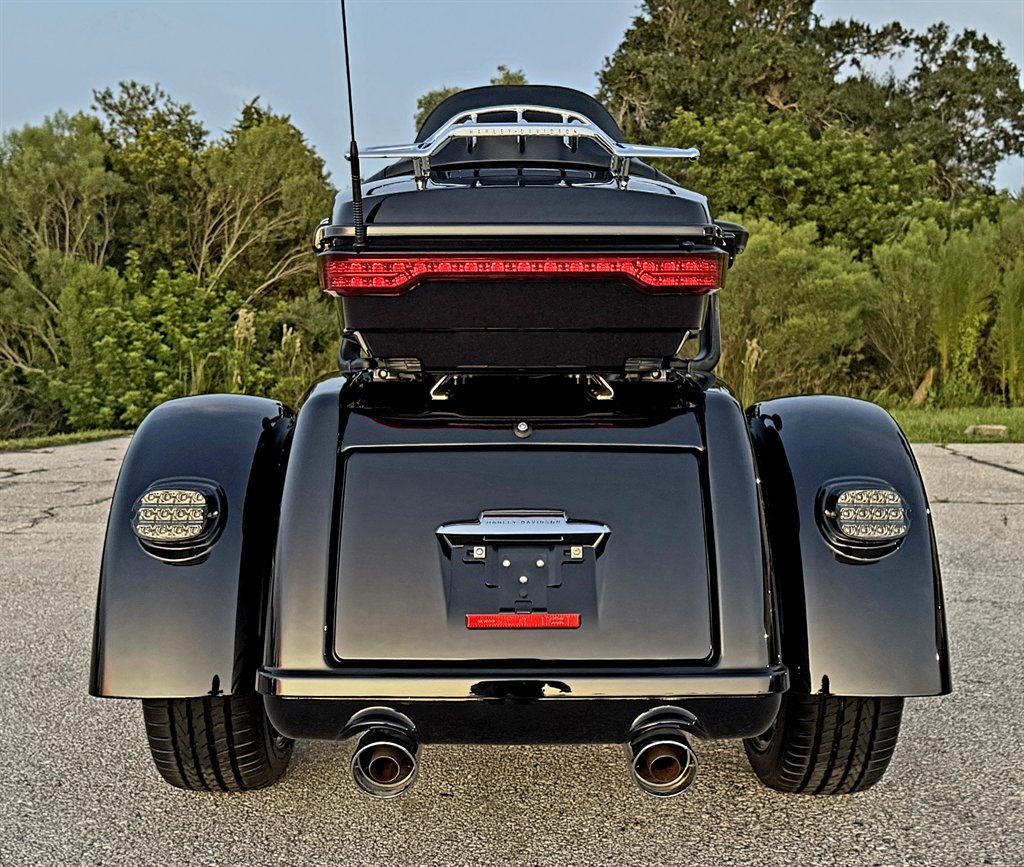2022 Harley-davidson Cvo Tri Glide - $39,995
