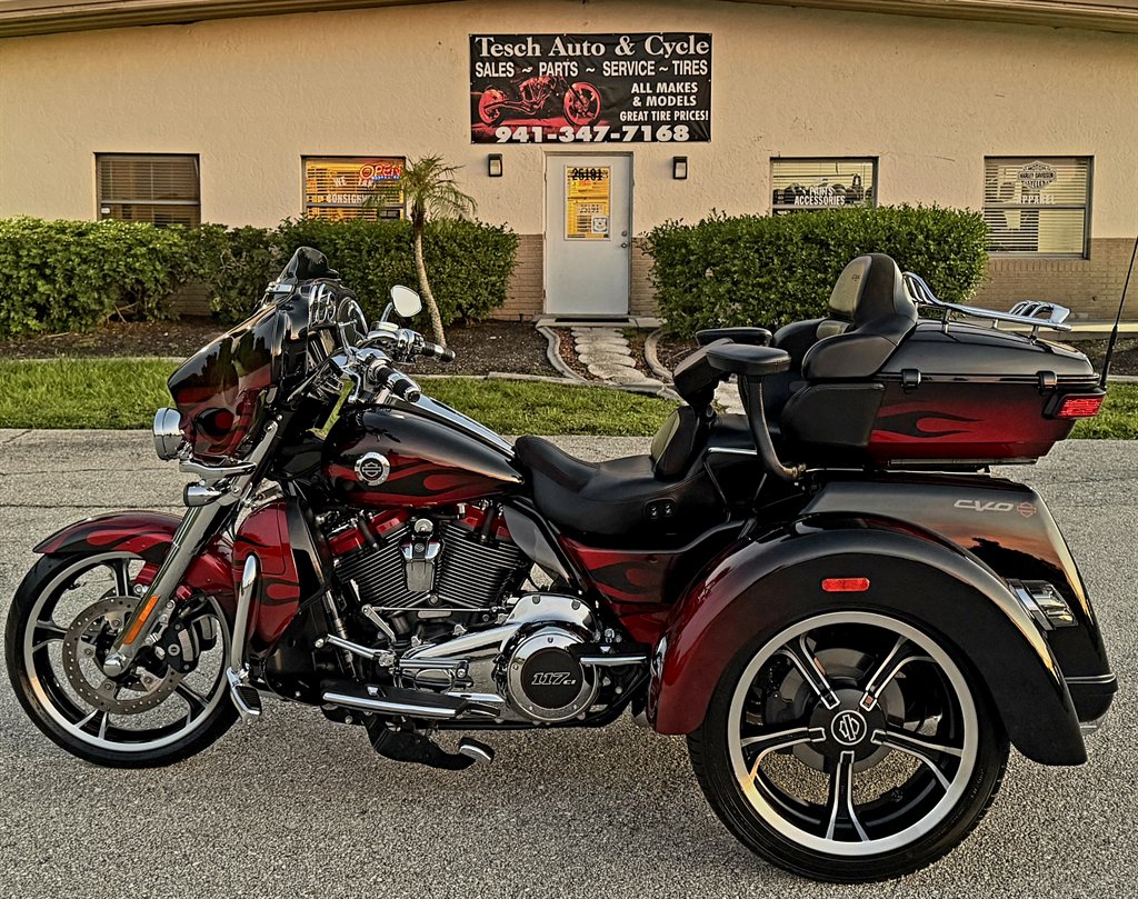 2022 Harley-davidson Cvo Tri Glide - $39,995