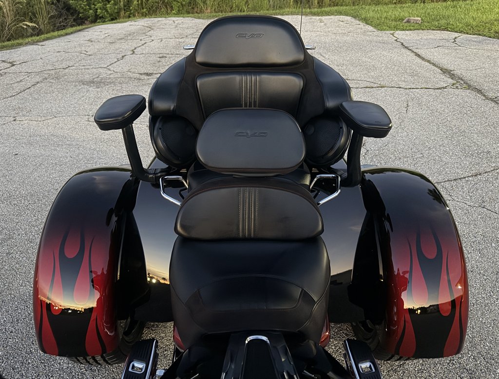 2022 Harley-davidson Cvo Tri Glide - $39,995