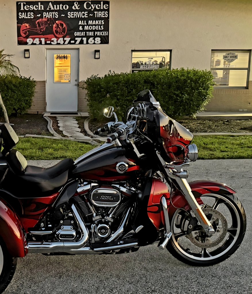 2022 Harley-davidson Cvo Tri Glide - $39,995