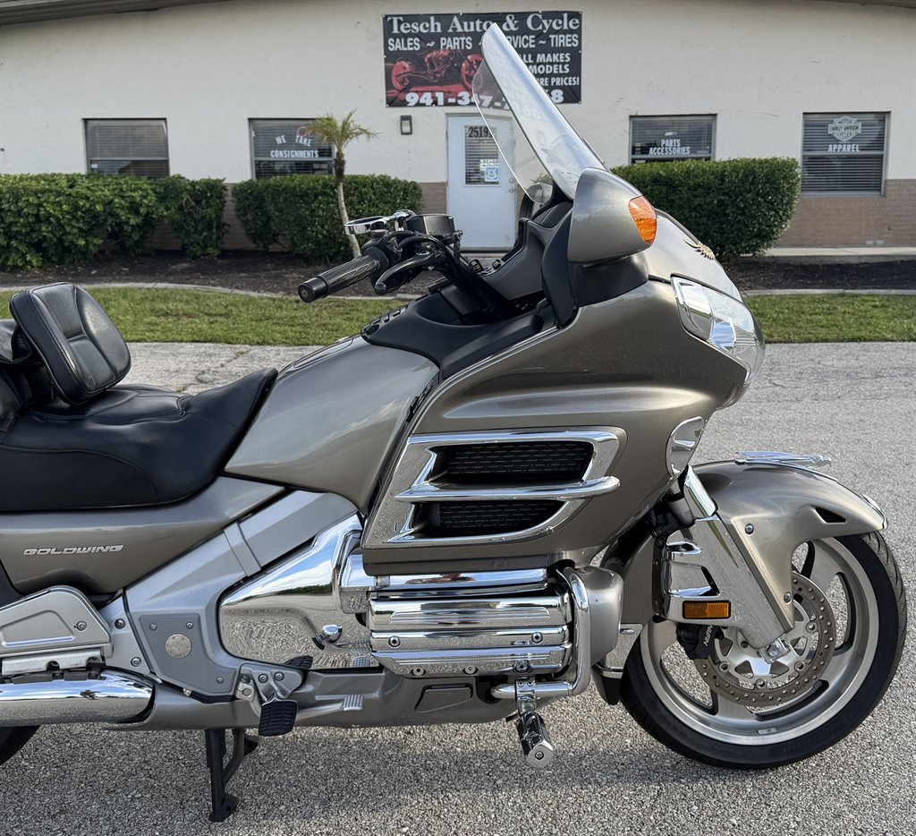 2008 Honda Gold Wing - $7,995