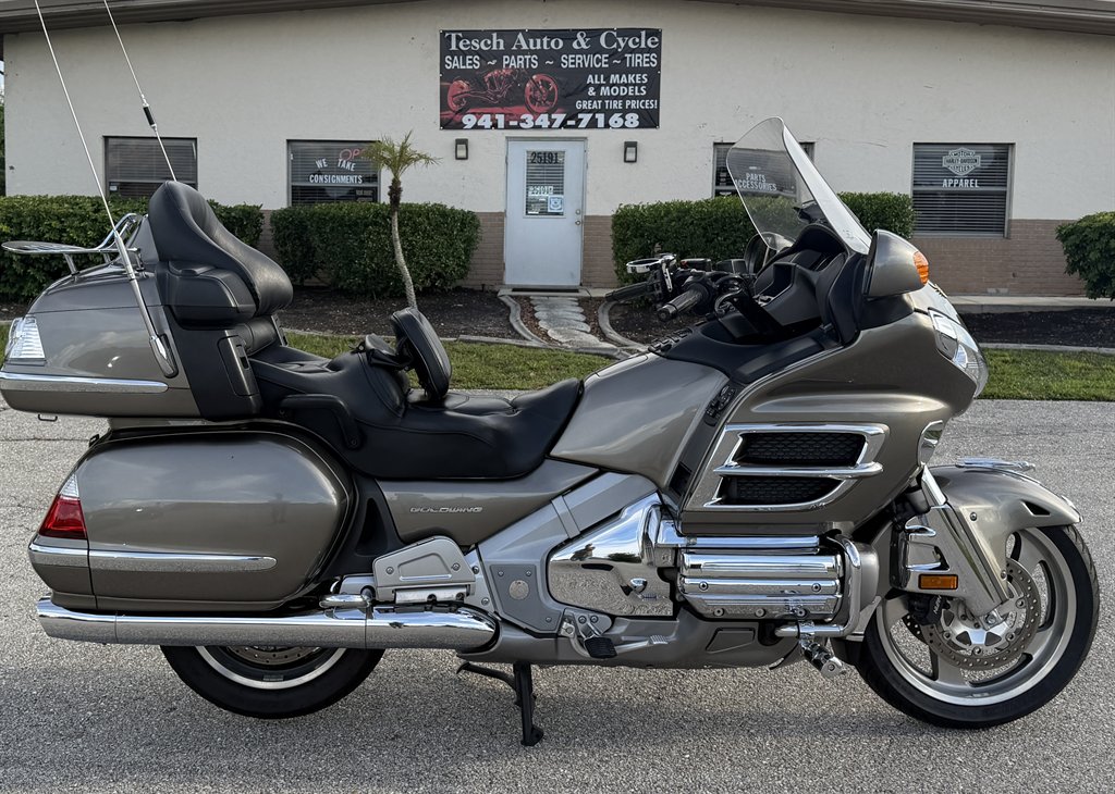 2008 Honda Gold Wing - $7,995