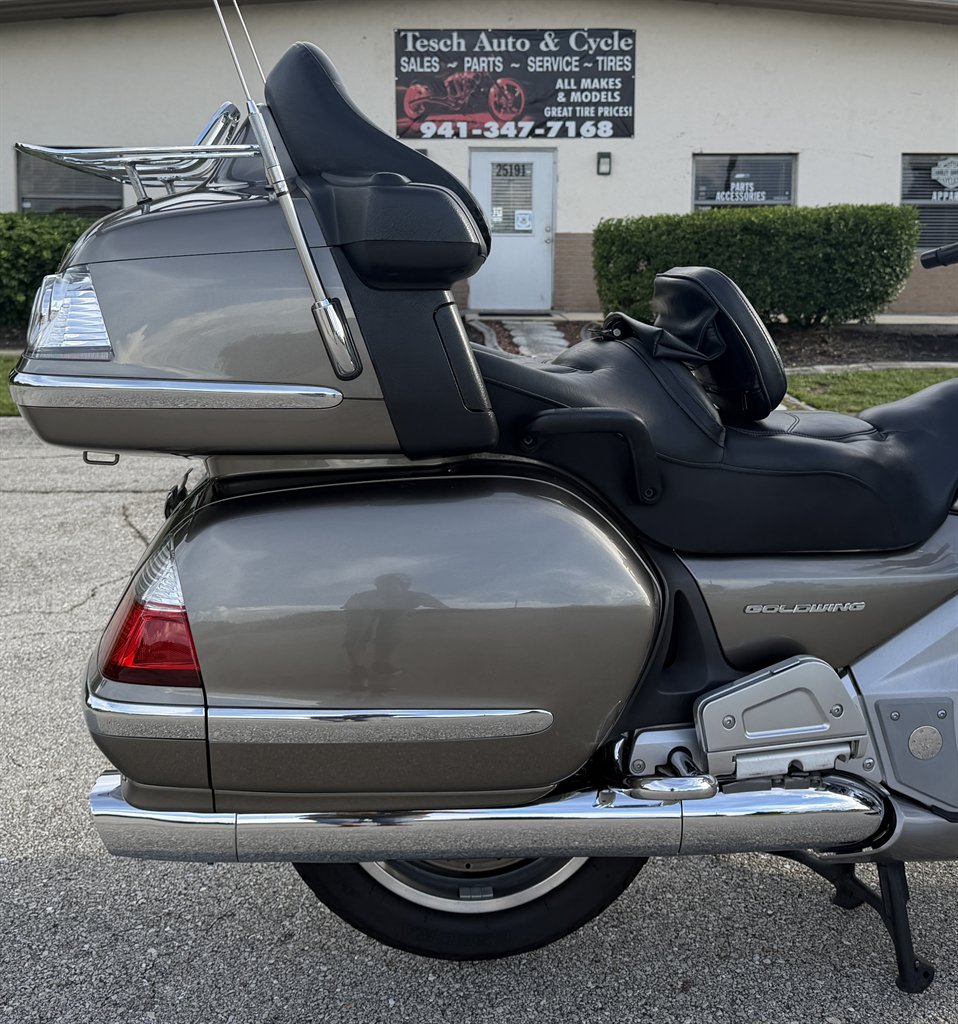 2008 Honda Gold Wing - $7,995