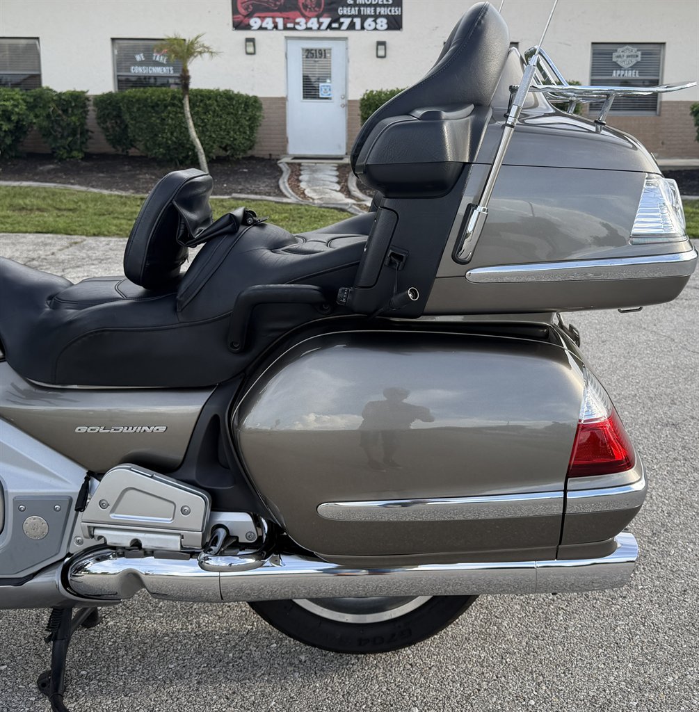 2008 Honda Gold Wing - $7,995