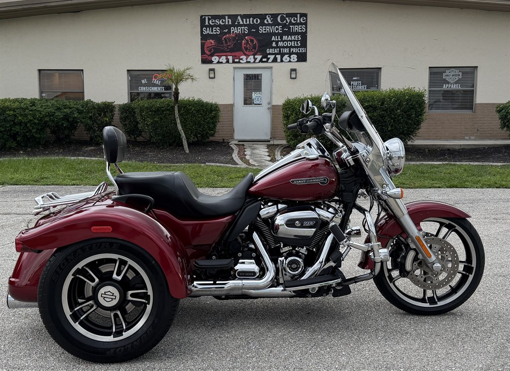 2017 Harley-davidson Freewheeler - $16,995