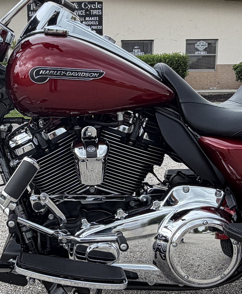 2017 Harley-davidson Freewheeler - $16,995