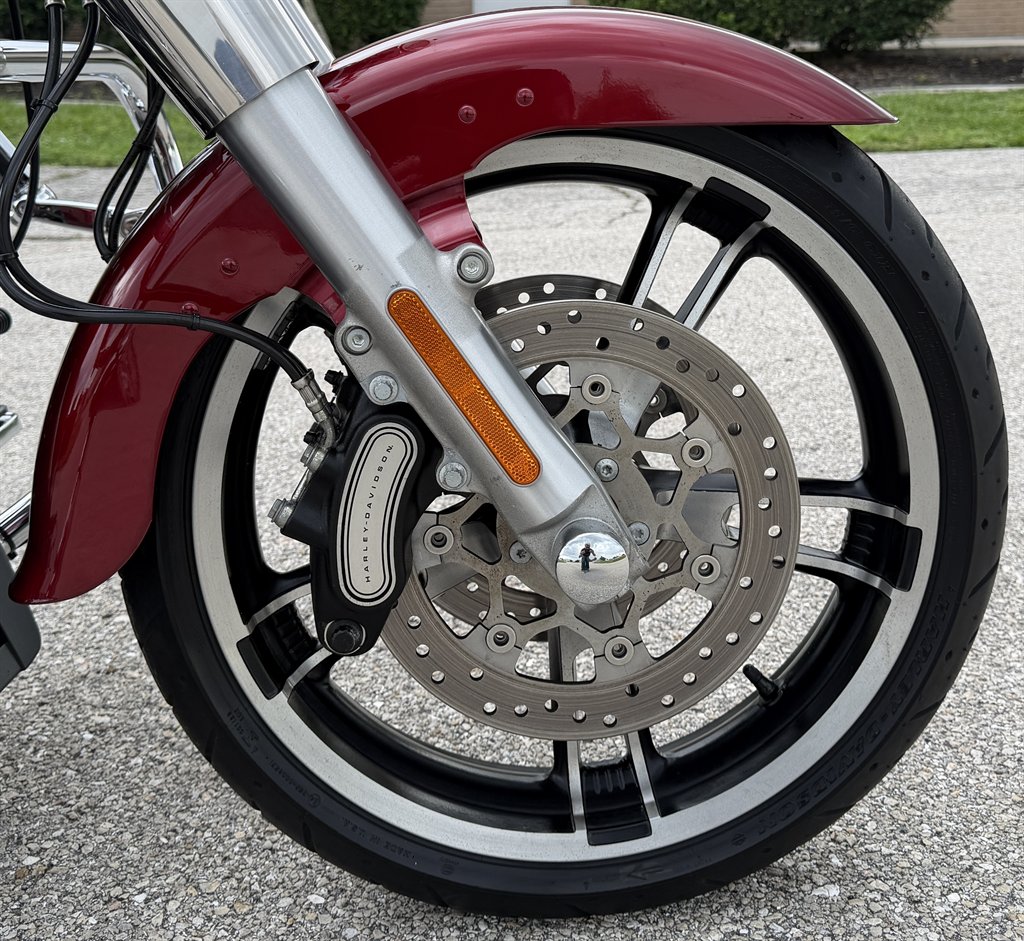 2017 Harley-davidson Freewheeler - $16,995