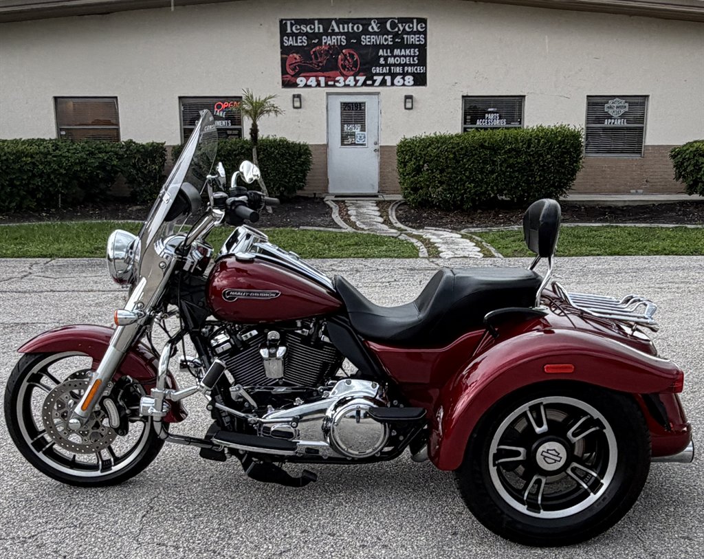 2017 Harley-davidson Freewheeler - $16,995