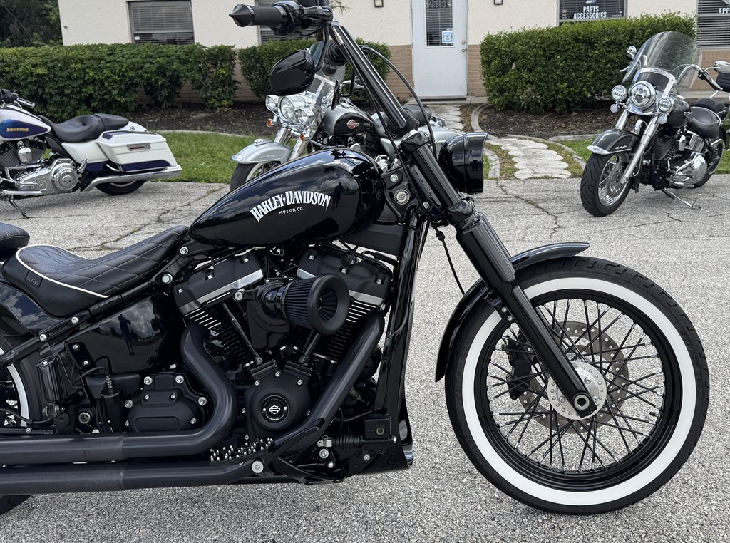 2020 Harley-davidson Street Bob - $10,995