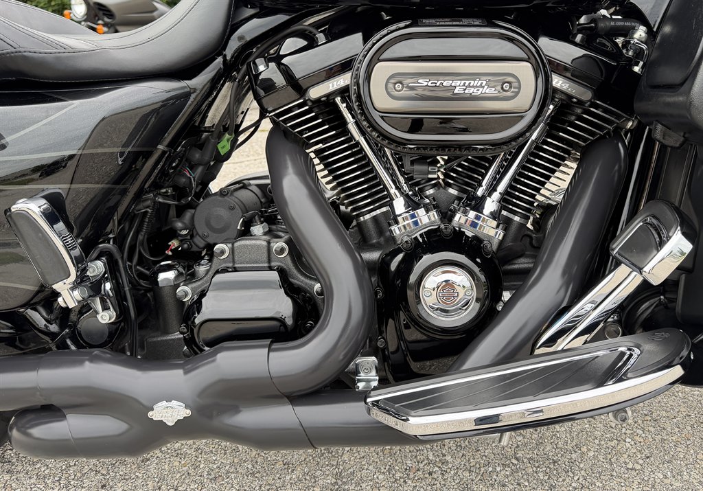 2017 Harley-davidson Cvo Street Glide - $18,995