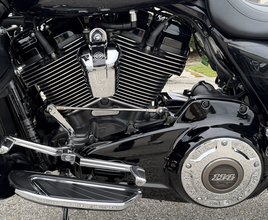 2017 Harley-davidson Cvo Street Glide - $18,995