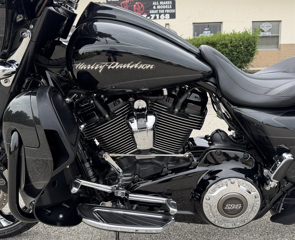 2017 Harley-davidson Cvo Street Glide - $18,995