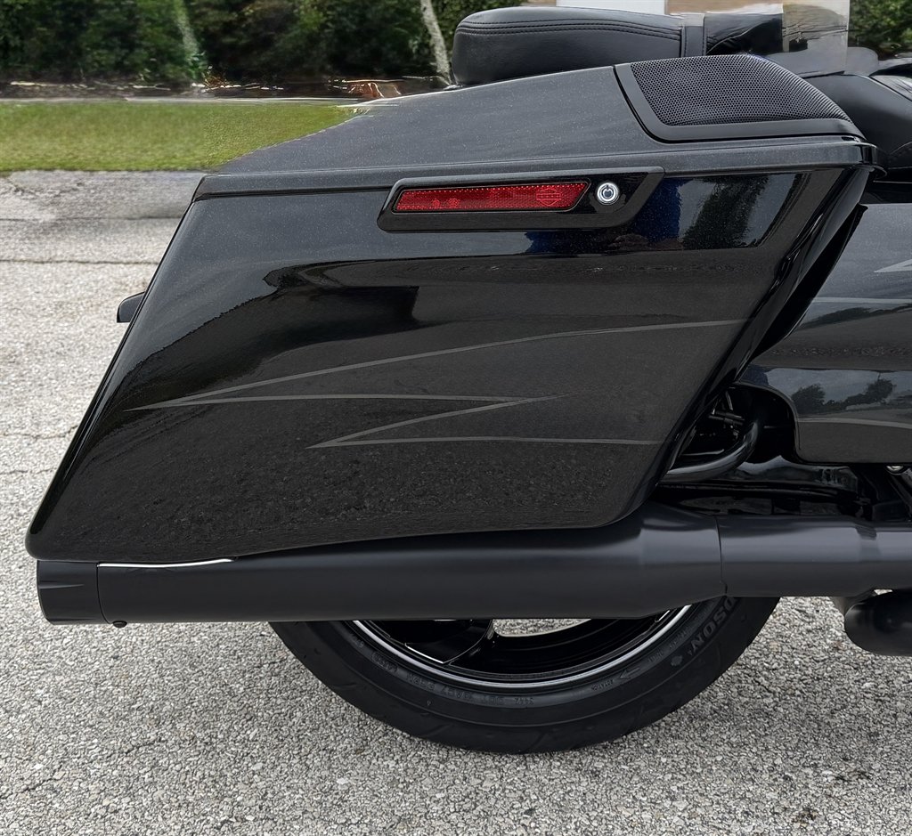 2017 Harley-davidson Cvo Street Glide - $18,995