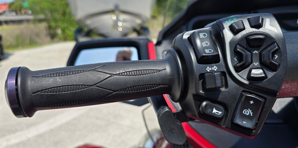 2016 Can-am Spyder - $12,995