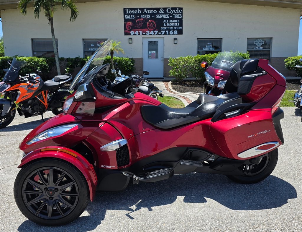 2016 Can-am Spyder - $12,995