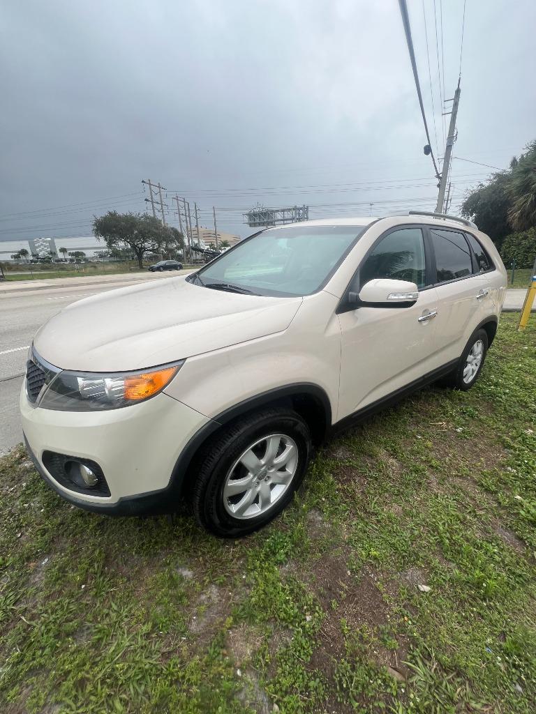 2011 Kia Sorento - $5,899