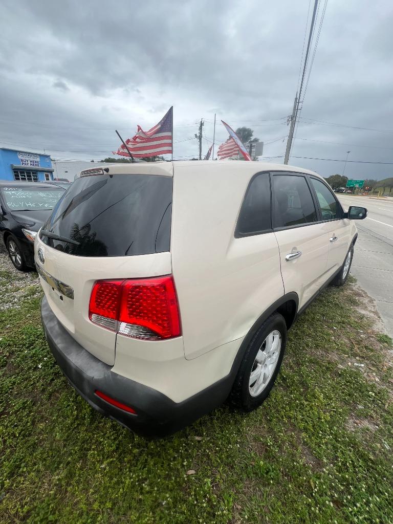 2011 Kia Sorento - $5,899