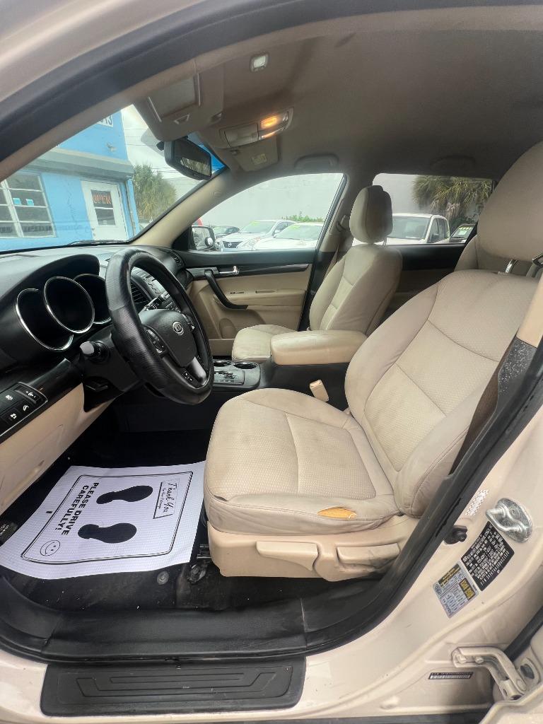 2011 Kia Sorento - $5,899