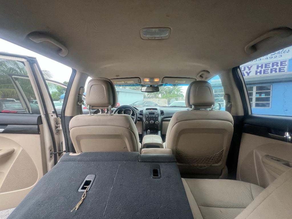 2011 Kia Sorento - $5,899