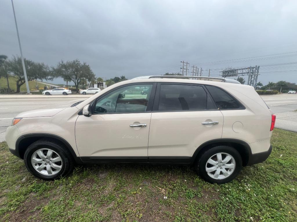 2011 Kia Sorento - $5,899