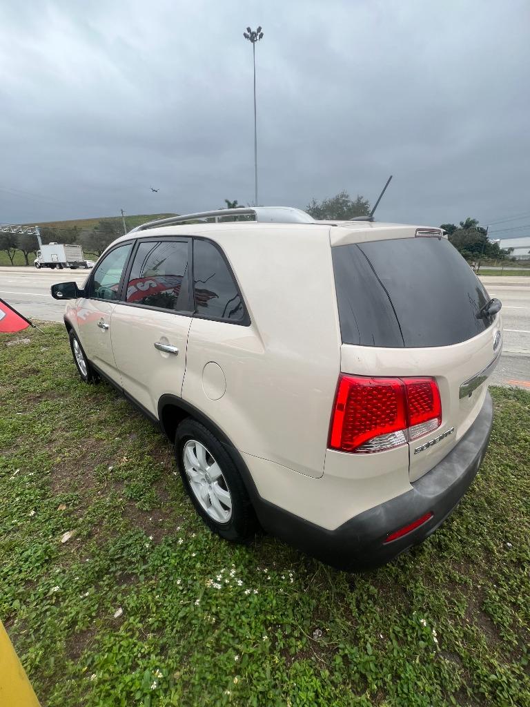 2011 Kia Sorento - $5,899
