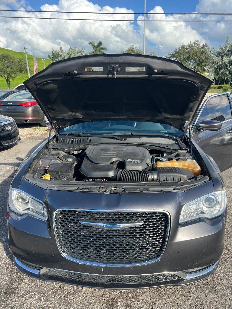 2017 Chrysler 300 - $7,995
