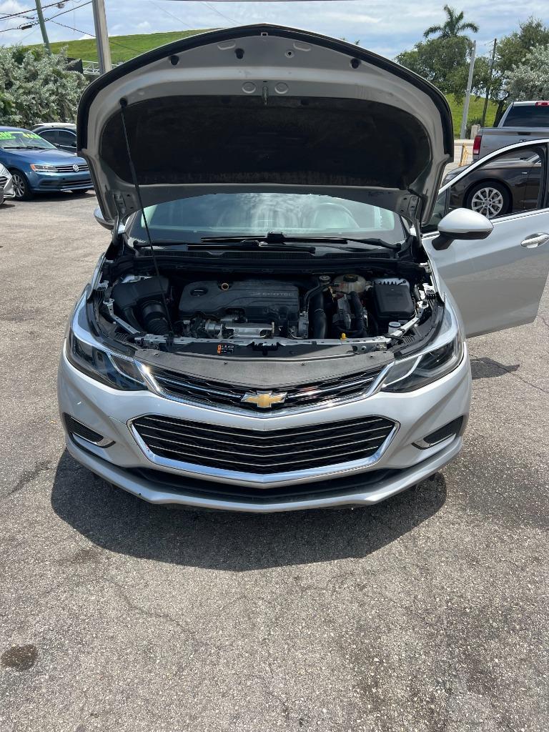 2017 Chevrolet Cruze - $6,999