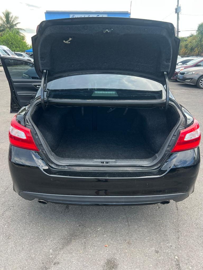2016 Nissan Altima - $7,499