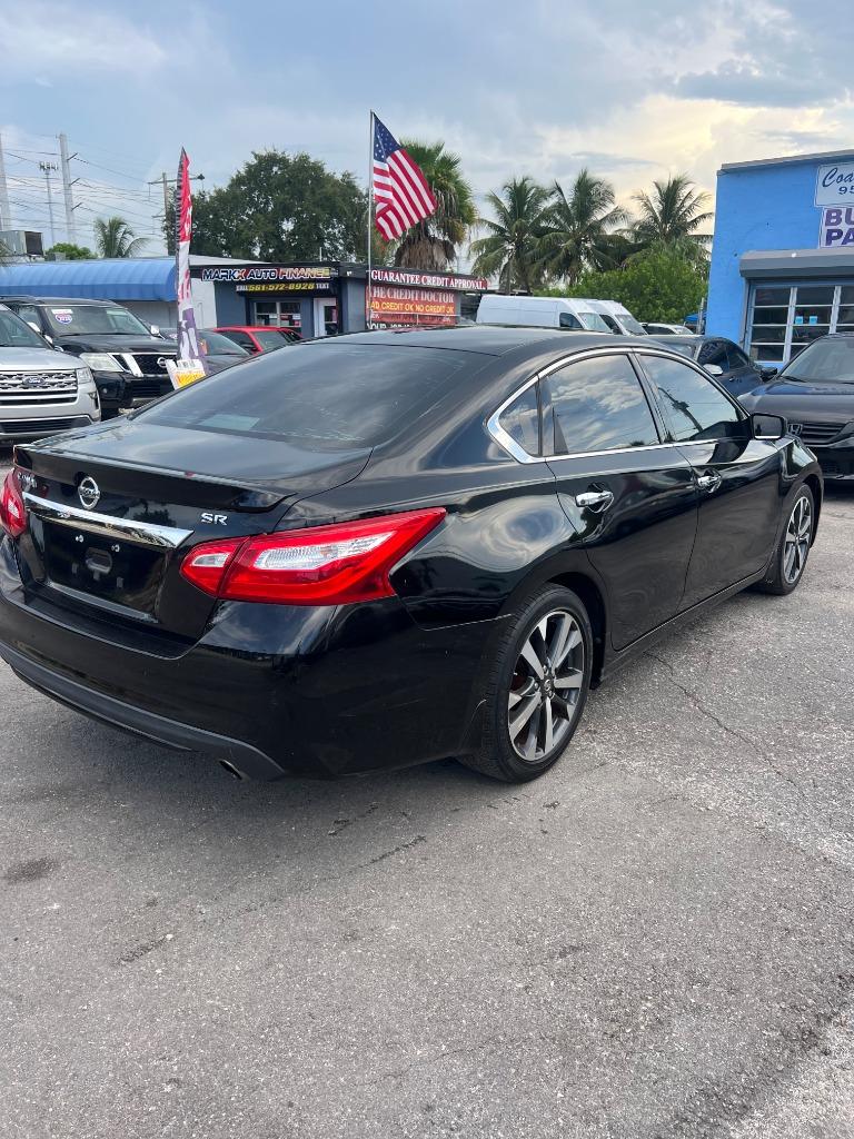 2016 Nissan Altima - $7,499